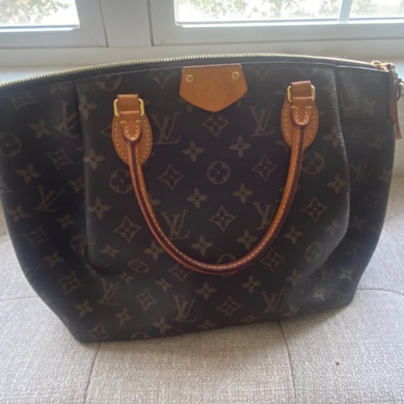 Authentic Loui Vuitton Bag - Picture 4 of 4